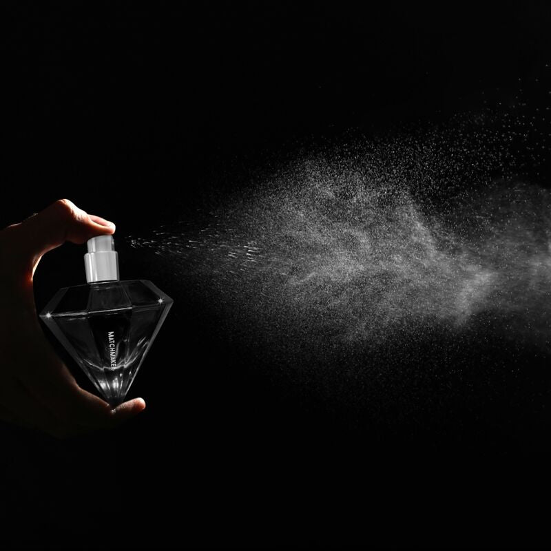ŒIL D'AMOUR - PARFUM MATCHMAKER DIAMANT NOIR AUX PHÉROMONES ATTIREZ-LA 30 ML
