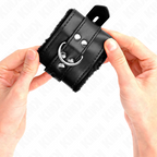 KINK - POIGNETS REMBOURRÉS EN FOURRURE AVEC TROUS CARRÉS NOIRS ET CEINTURE NOIRE RÉGLABLE 17-29 CM X 6 CM