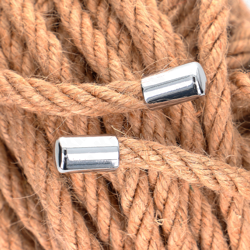 KINK - 10 MÈTRES DE CORDE DE CHANVRE AVEC TÊTE EN MÉTAL