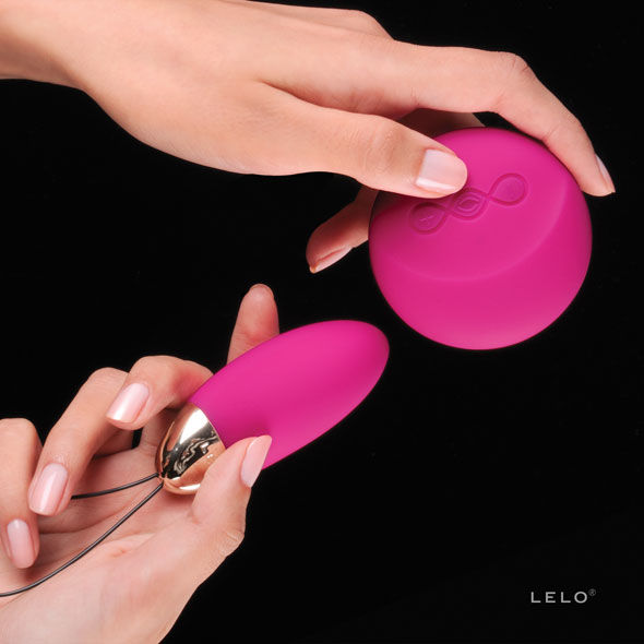 LELO - LYLA 2 ÉDITION DESIGN INSIGNATURE ŒUF DE MASSAGE CERISE
